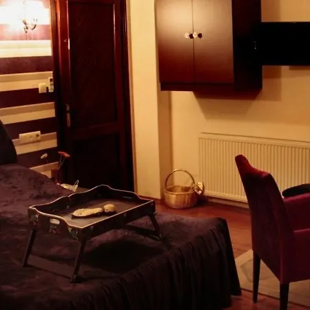 Aparthotel Pine Garden 4*