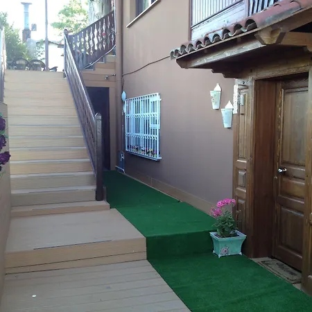 Aparthotel Pine Garden 4*