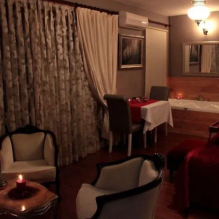 Aparthotel Pine Garden 3*